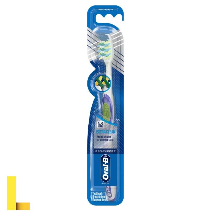 Oral-B Pro-Expert, Extra Clean Soft Manual Toothbrush, 1 Count | Nahdi
