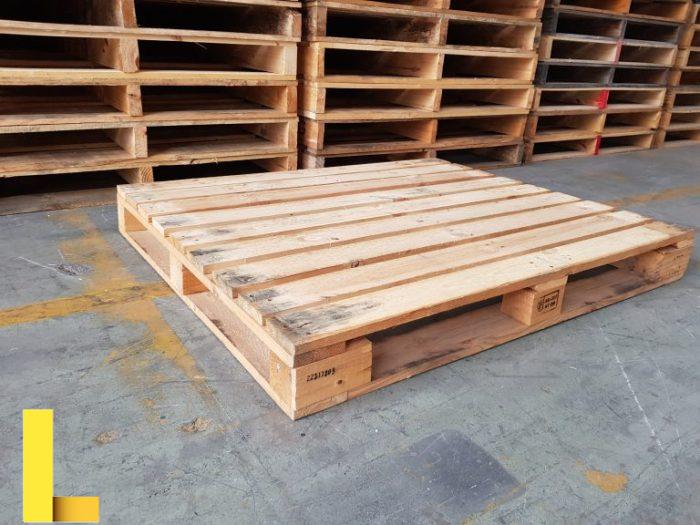 Pallets picnic table