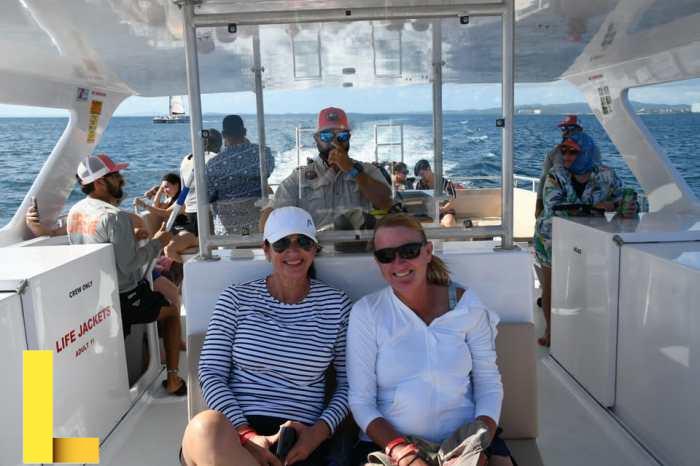 Icacos deserted island catamaran picnic cruise