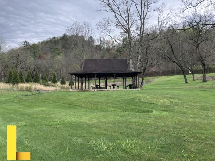 Picnic Shelter - Davie Construction