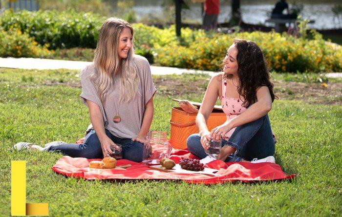 The Six Best Romantic Picnic Spots - World of Warcraft