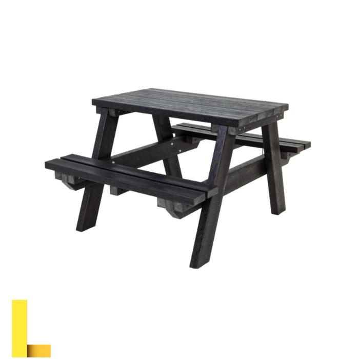 Walk-Through Picnic Table | Recycled plastic | Earth Anchors