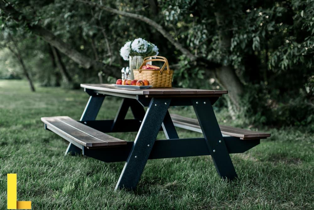 Amish picnic tables