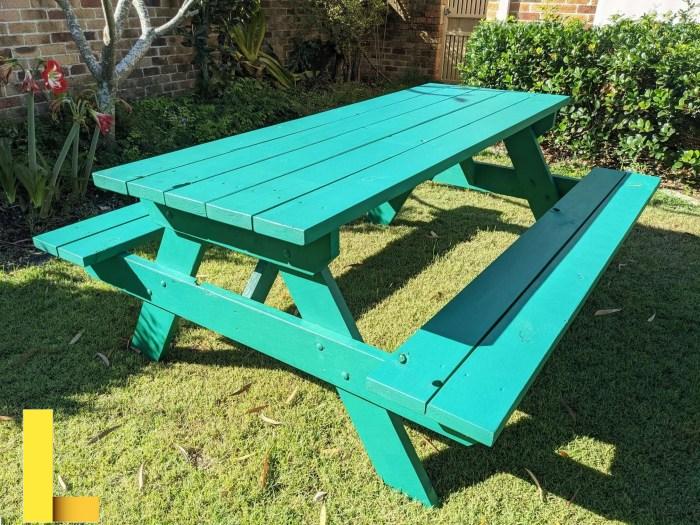 Barcoboard picnic tables