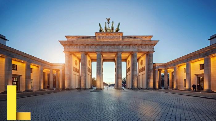 Berlin gardens picnic table