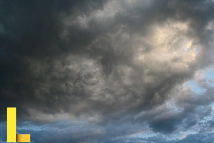 Heavy duty wood picnic table