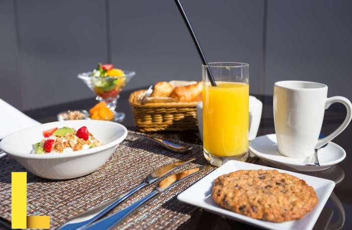 How to get free hotel breakfast