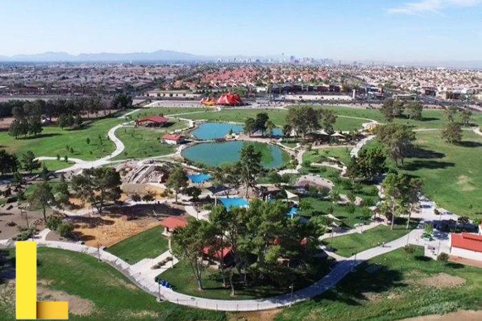 Pink / White Date Night Picnic for 2 in Las Vegas Pink / White Date Night Picnic for 2 in Las Vegas