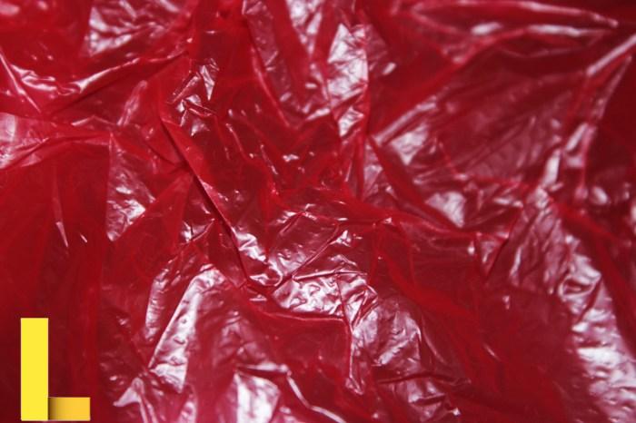 Plastic round picnic table