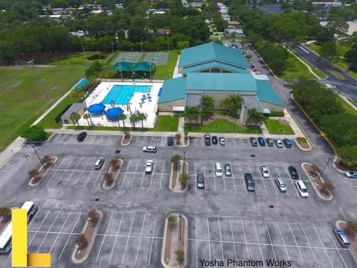 Barks and recreation seminole