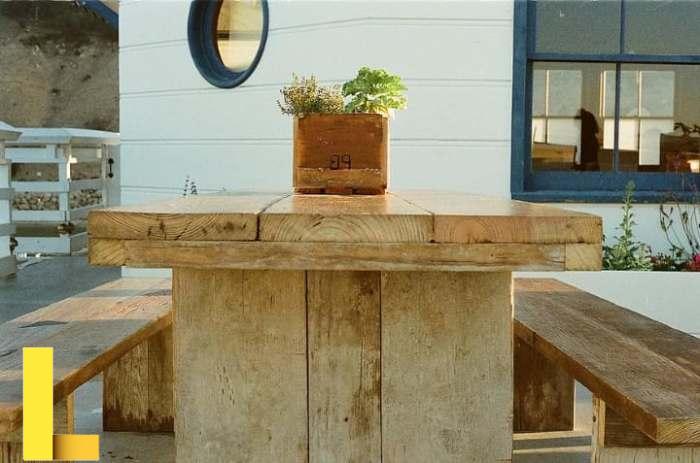 11 Beautiful Garden Picnic Bench Ideas for Your Backyard